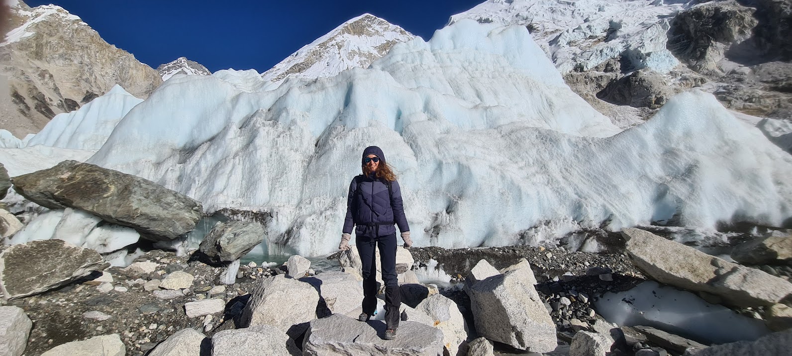 Icefall glacier of everest base camp trek