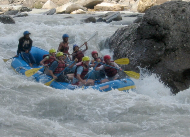 Kaligandaki River Rafting with graceful adventure travel