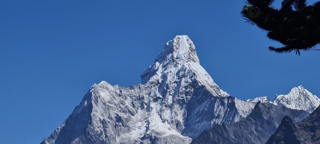 areal view all the way to everest base camp helicopter tour